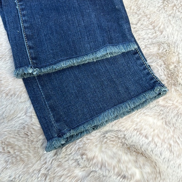 Seven7 | High Rise Cropped Fray Hem Denim | Size 4 NWT - Picture 9 of 16